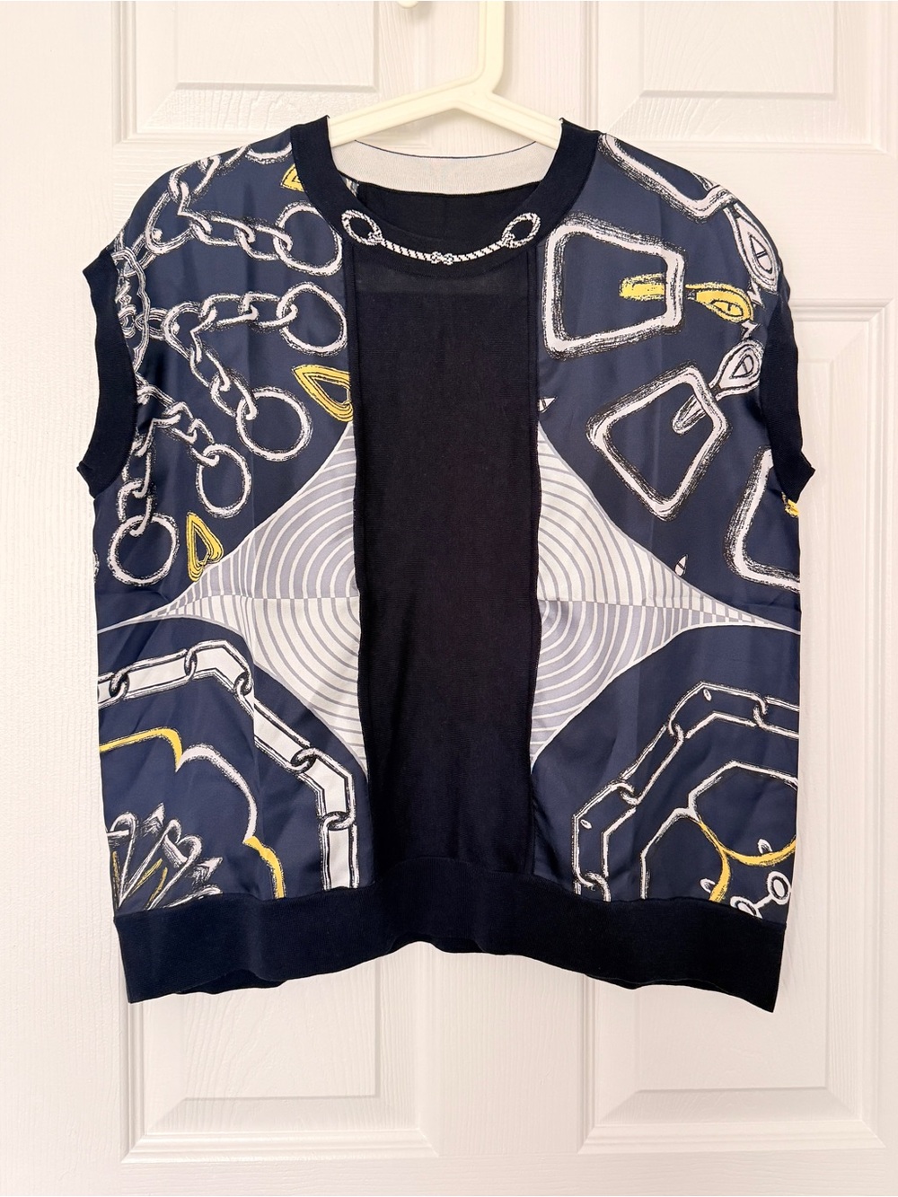 Hermes Silk/ Tencel Navy & Black Sleeveless Chain-Print Top
